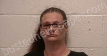 MCCLOUD, TINA R | 2021-08-23 15:28:00 Robertson County, Tennessee Booking