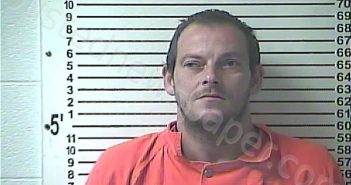 RICHARDS, CHRISTOPHER THOMAS | 2021-08-29 04:13:00 Hardin County, Kentucky Booking