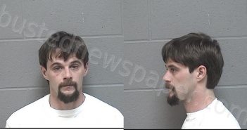 MOORE, DAKOTA DAVID | 2021-12-04 17:44:00 Crawford County, Kansas Booking