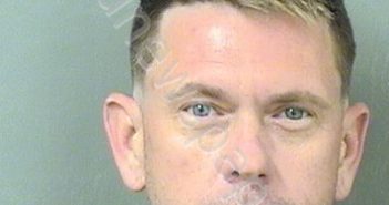 HOLLOWAY, JASON ALAN | 2021-12-22 00:41:00 Palm Beach County, Florida Booking