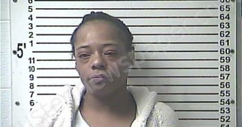 BENOIT, LATECIA DANIELLE | 2021-12-24 12:25:00 Hardin County, Kentucky Booking