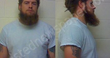 TAKES DEVON RAY | 2021-12-27 22:26:37 Craven County, North Carolina Booking