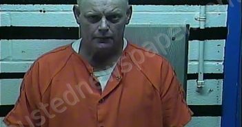 GREEN, MICHAEL | 2021-12-27 18:13:00 Larue County, Kentucky Booking