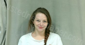 LOWE, LAURA JAYNE | 2022-03-11 20:25:00 Logan County, West Virginia Booking