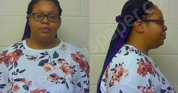 STATON ROBYN DENISE | 2022-04-18 18:04:10 Craven County, North Carolina Booking