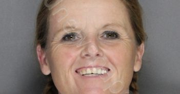 BENNETT, WENDY LYNN | 2022-04-26 21:06:00 Ellis County, Texas Booking