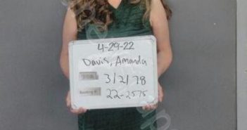 <B>DAVIS</B>, <B>AMANDA</B> <B>LYNN</B> #, Sebastian County, Arkansas - 2022-04-28 20:30:00