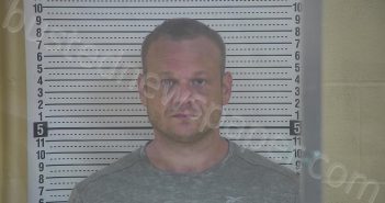 JONES, DUSTIN J | 2022-05-04 03:15:00 Taylor County, Kentucky Booking