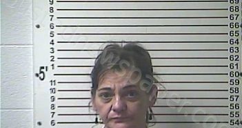 CARMAN, TRINA LEE | 2022-08-14 23:32:00 Hardin County, Kentucky Booking