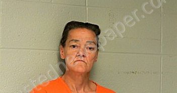 CAYWOOD, DARLENE | 2022-10-19 00:15:59 Woodford County, Kentucky Booking