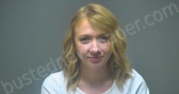 HUNT, ANIKA DOMONIQUE | 2023-03-18 22:58:00 Isabella County, Michigan Booking