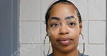 VIVIAN AREIAL MOORE | 2023-10-05 14:38:00 Duplin County, North Carolina Booking