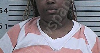 TRUITT, CHANTAE NICOLE | 2024-04-23 22:53:59 Hood County, Texas Booking