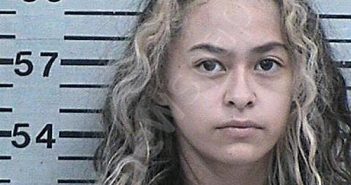ROBLEDO, YASMINE ELIZABETH | 2024-05-03 04:38:15 Hood County, Texas Booking