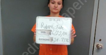 ROBERTS, JADE NICOLE | 2024-10-15 16:37:00 Sebastian County, Arkansas Booking