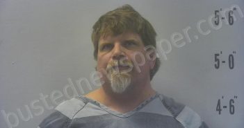 FLOYD, ROBIN A | 2025-04-04 01:25:00 Pulaski County, Indiana Booking