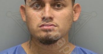 NAVARRO, OSCAR GIOVANNI | 2025-05-02 04:21:00 Lee County, Florida Booking