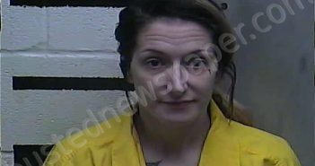 DAVIDSON, AMANDA DAWN | 2025-10-17 13:07:00 Larue County, Kentucky Booking