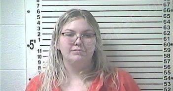 COUEVAS, CHELSEA LAUREN | 2025-11-29 05:36:00 Hardin County, Kentucky Booking