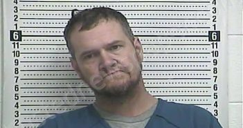 DAVIS, BRANDON L | 2025-12-07 00:48:00 Casey County, Kentucky Booking